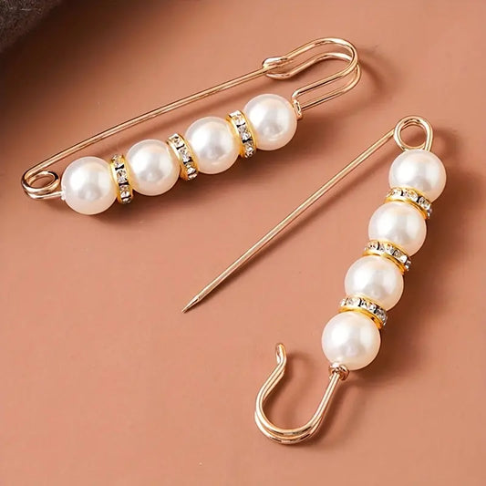 Brooch Lapel pin with faux pearls and rhinestones