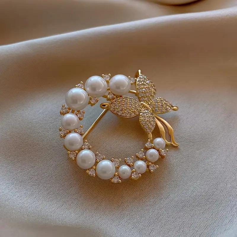 Brooch - Pearl with Butterfly in Gold or Silver Finish