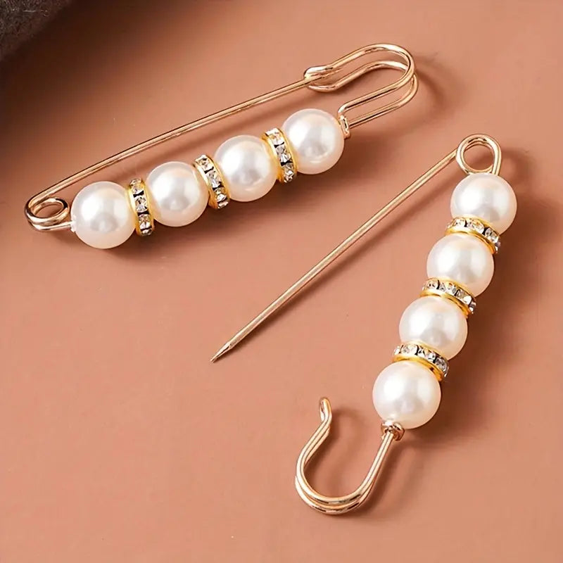 Brooch Lapel pin with faux pearls and rhinestones
