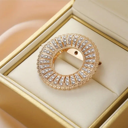 Brooch - Round in Gold or Silver
